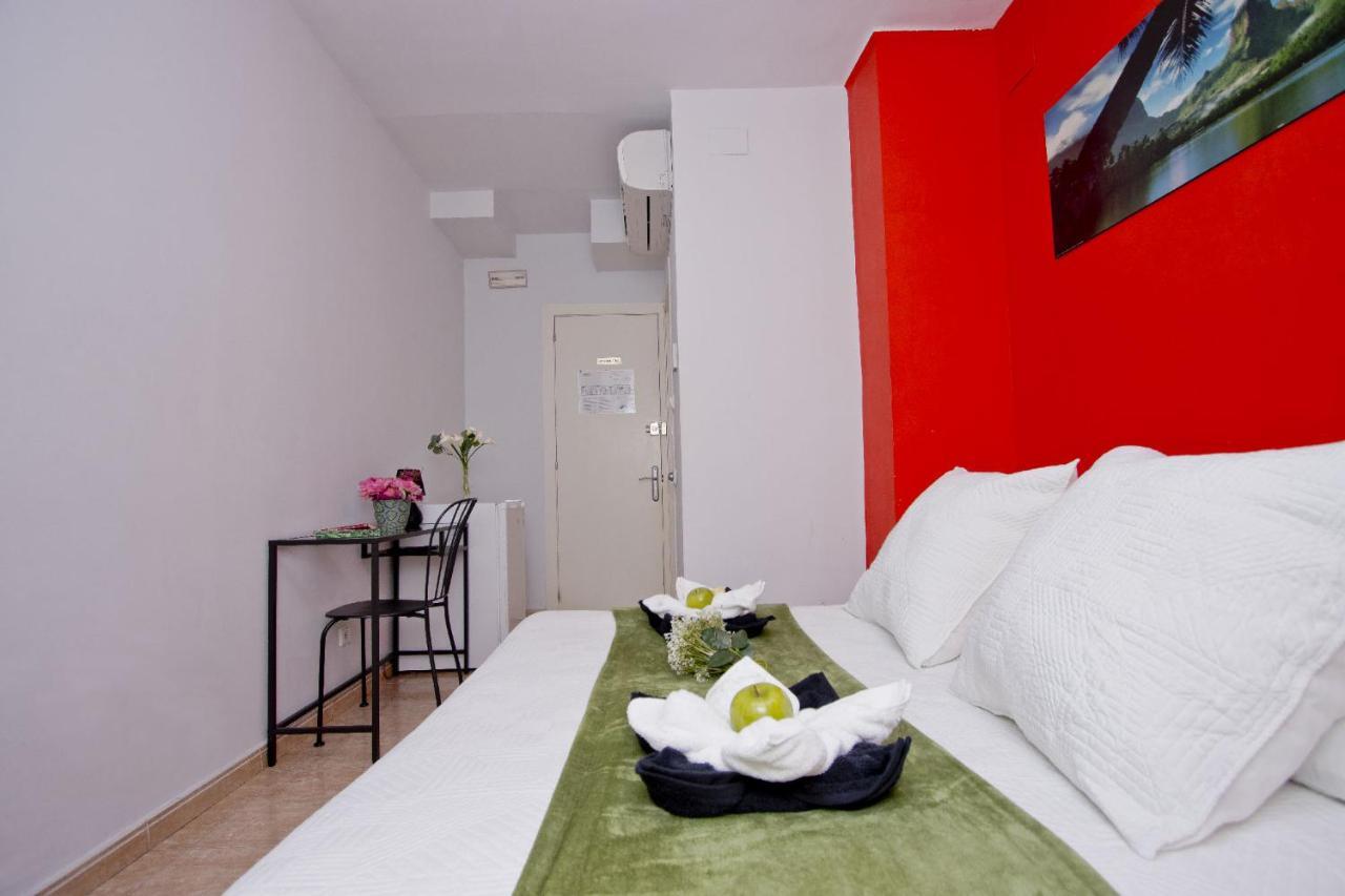 Barcelona City North Hostal Kültér fotó